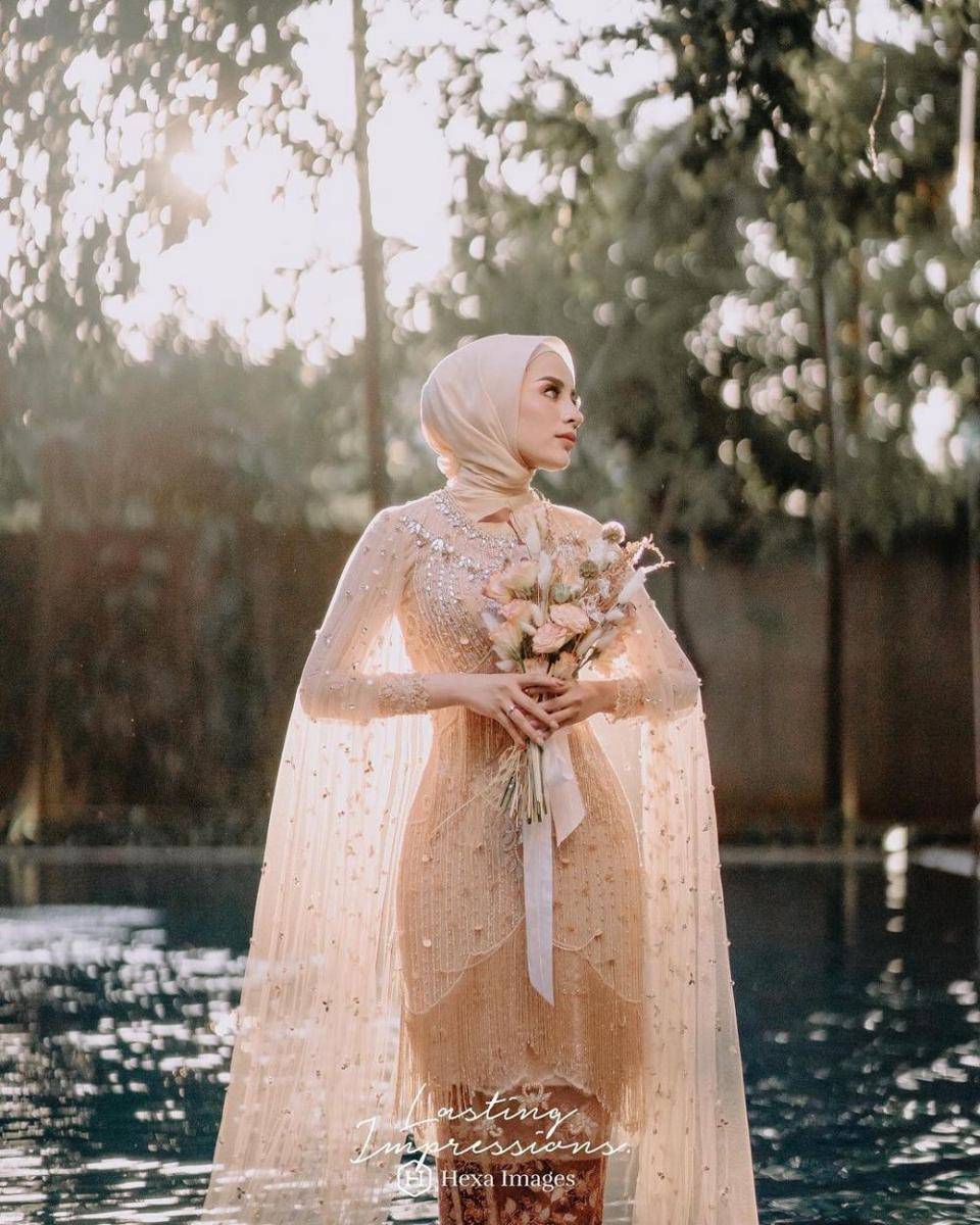 Aghnia Punjabi (@hexaimages via instagram.com/emyaghnia)