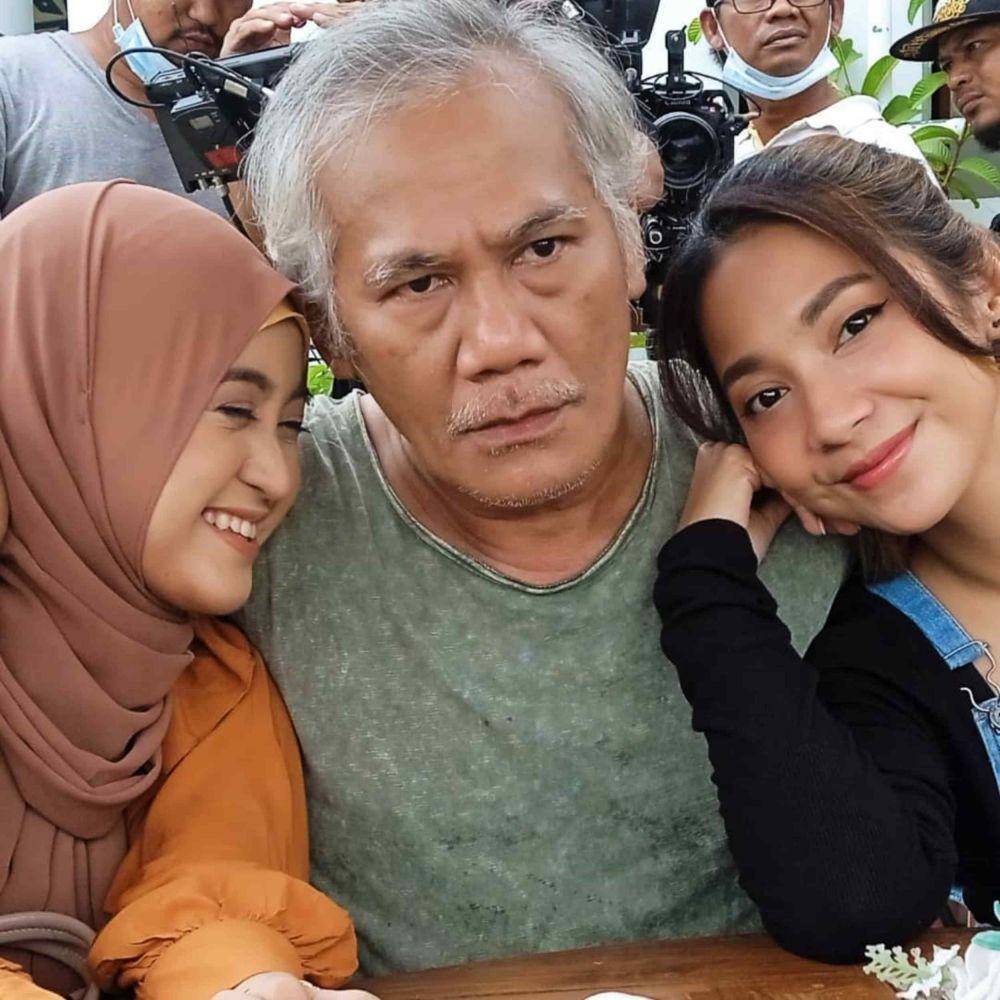 Tio Pangkusadewo dan kru hingga pemain sinetron Para Pencari Tuhan 15 (Instagram.com/pksdw/)