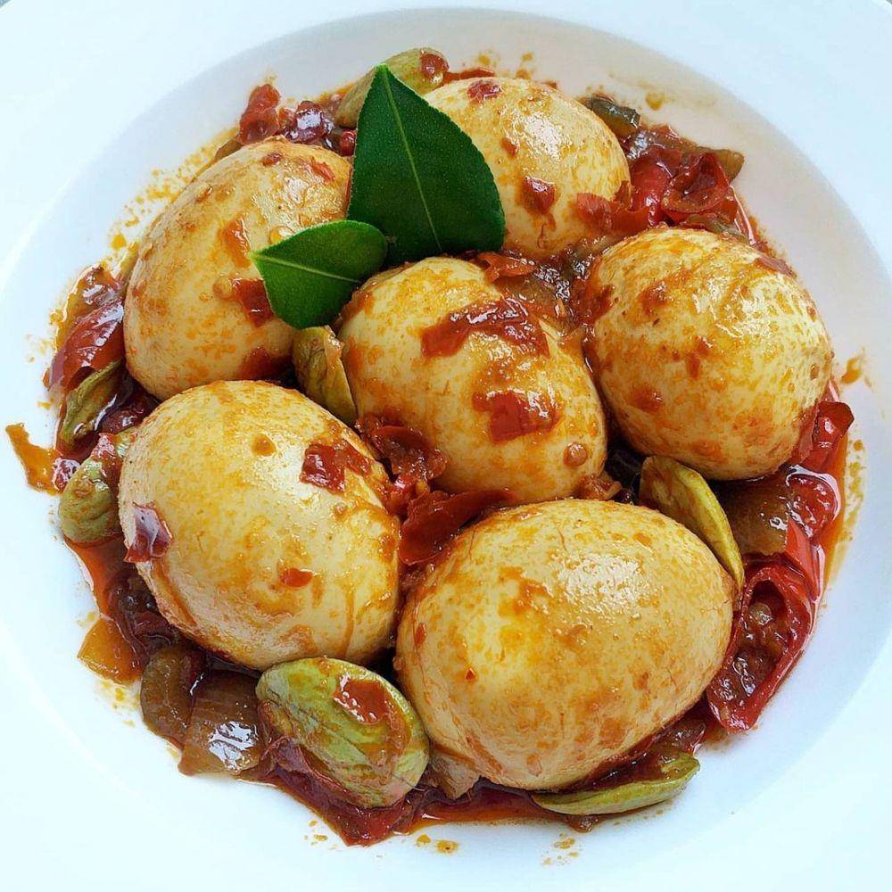 ilustrasi sambal goreng telur (instagram.com/dhy_kitchenworld)