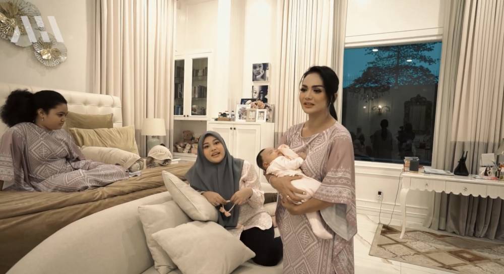 Momen kebersamaan Aurel dan Atta buka puasa di rumah Krisdayanti (youtube.com/attahalilintar)