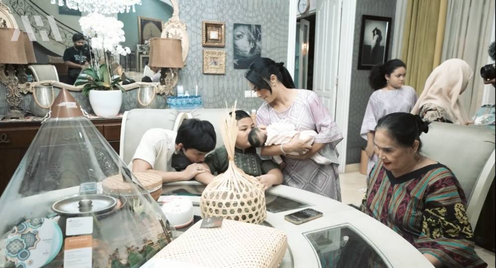 Momen kebersamaan Aurel dan Atta buka puasa di rumah Krisdayanti (youtube.com/attahalilintar)