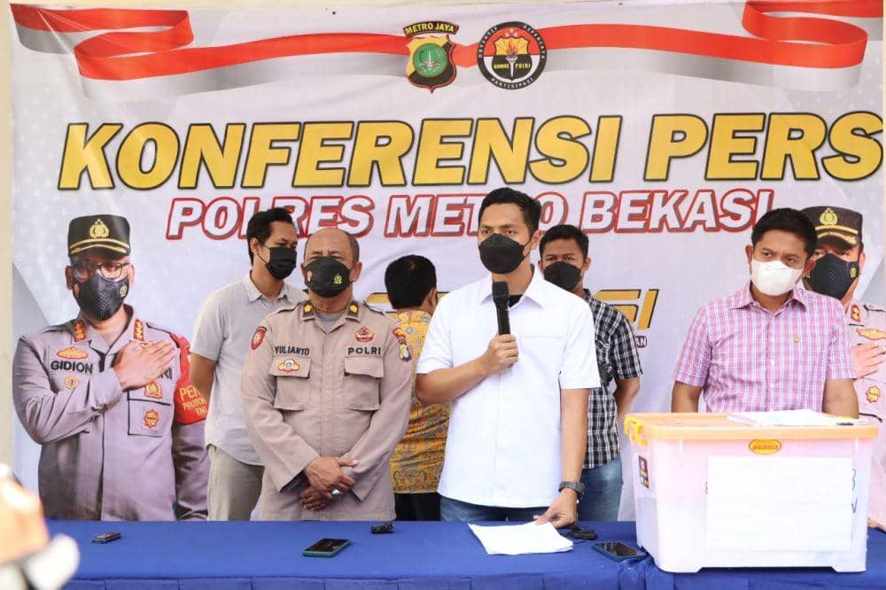 Polisi tangkap oknum ASN korupsi. (Dokumen Polres Metro Bekasi)