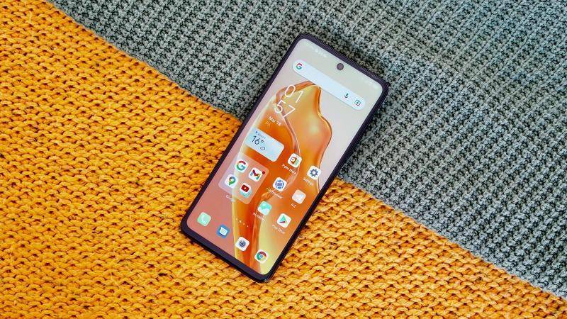 foto sisi depan Infinix Zero 5G (techadvisor.com)