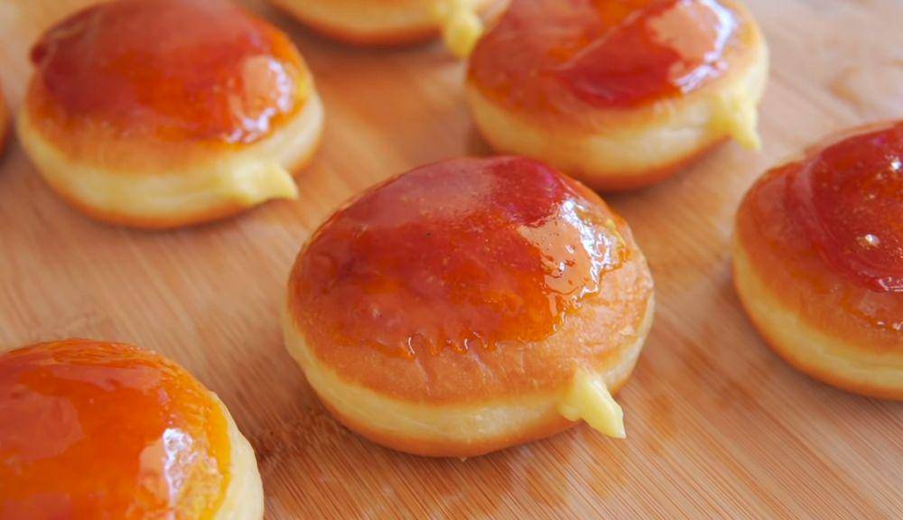 ilustrasi creme brulee bomboloni (youtube.com/Luvita Ho)