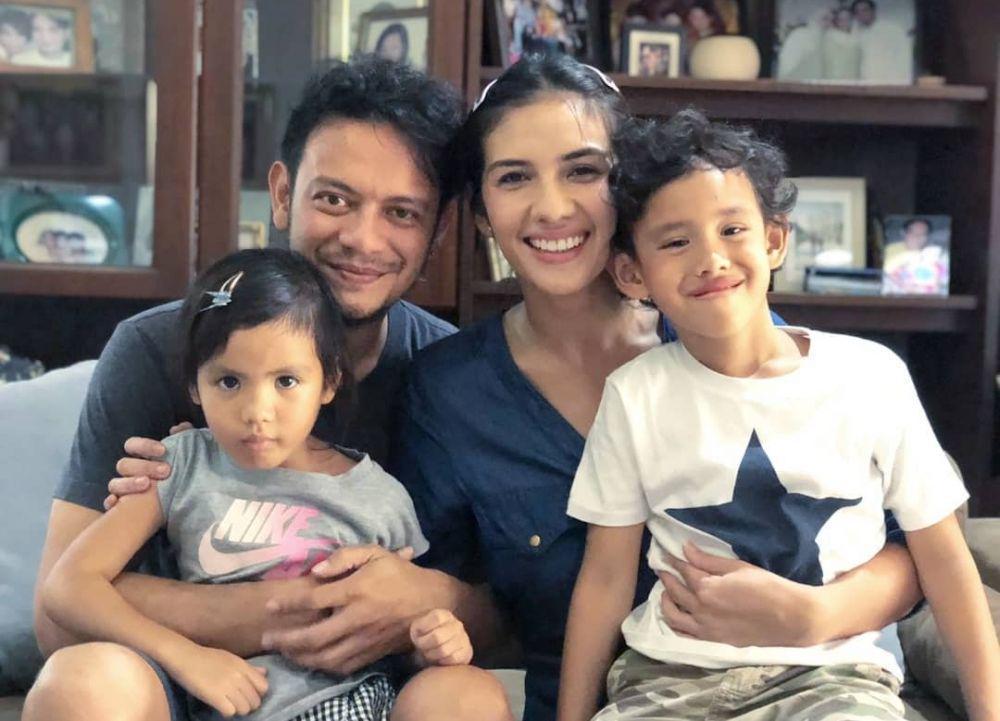 10 Potret Bahagia Keluarga Eno Netral, 9 Tahun Berumah Tangga