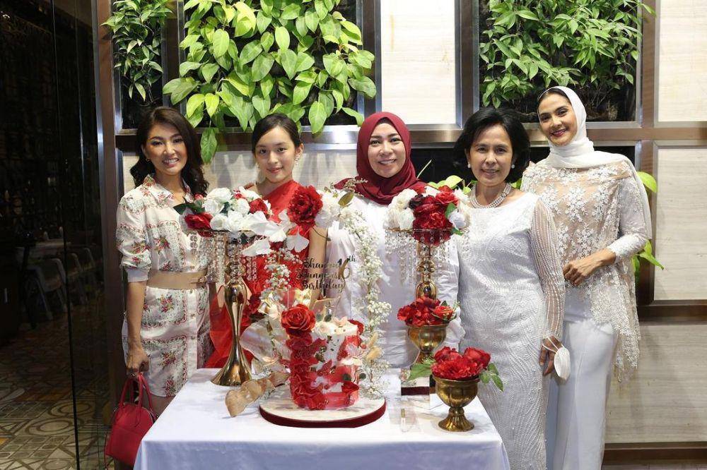Momen ulang tahun Shanna Shannon ke-16. (instagram.com/shannashannonsiswanto)