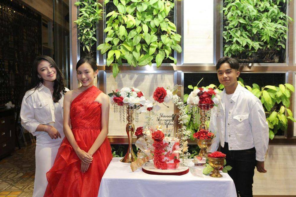 Momen ulang tahun Shanna Shannon ke-16. (instagram.com/shannashannonsiswanto)