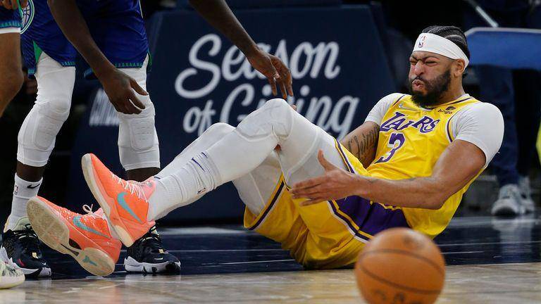 Anthony Davis mengalami cedera. (skysports.com)