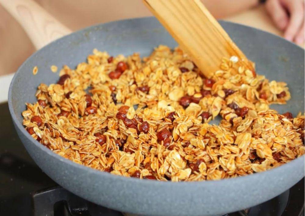 ilustrasi memasak granola (youtube.com/Devina Hermawan)