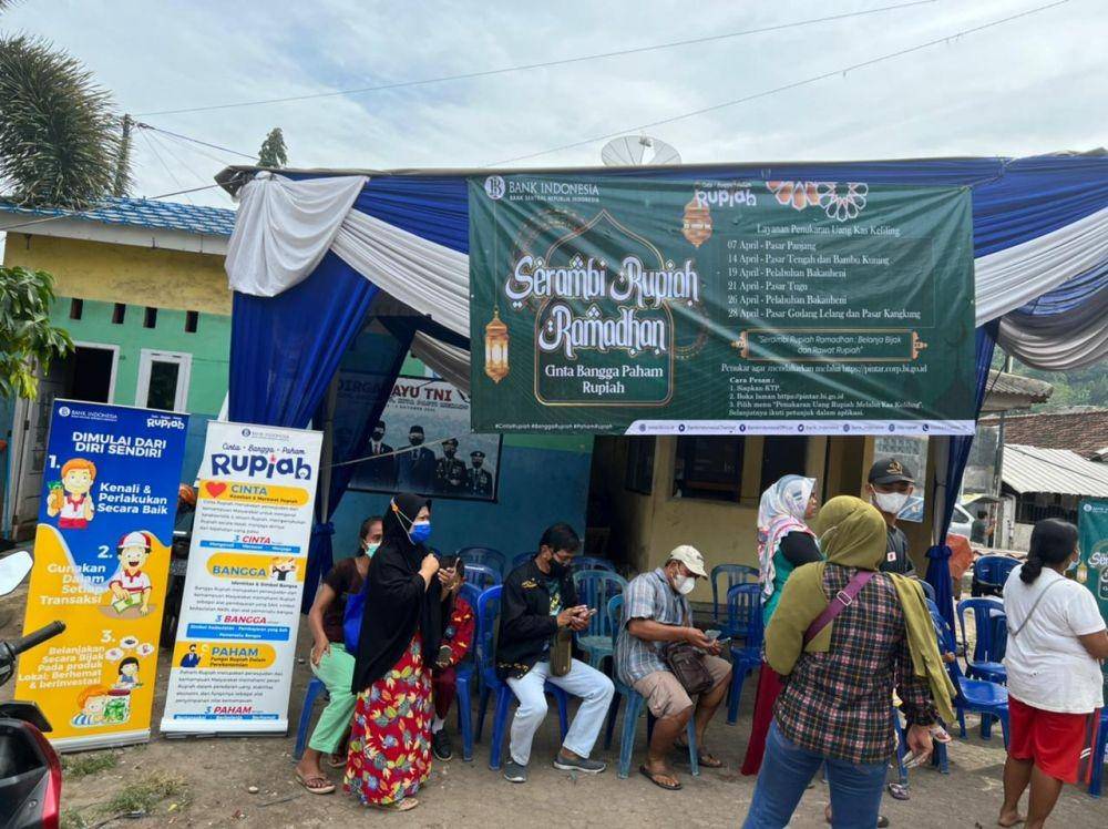Layanan Kas Keliling Bank Indonesia menyasar sejumlah pasar tradisional Bandar Lampung April 2022 ini. (Dok. Kpwi BI Lampung).