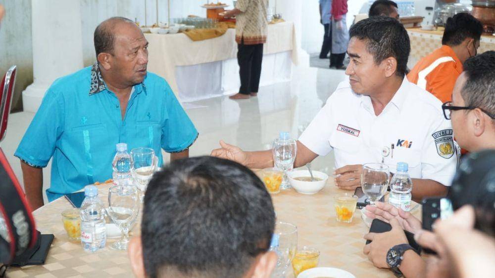Pertemuan atara perwakilan PT KAI dengan Pemkab Langkat (IDN Times/ istimewa)