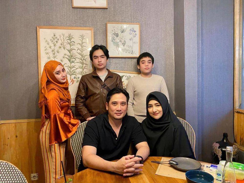 potret keluarga Tengku Firmansyah (instagram.com/cindyfatikasari18)