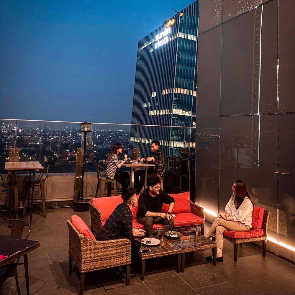 COSTESS Cafe&Bar (instagram.com/costess.bar)