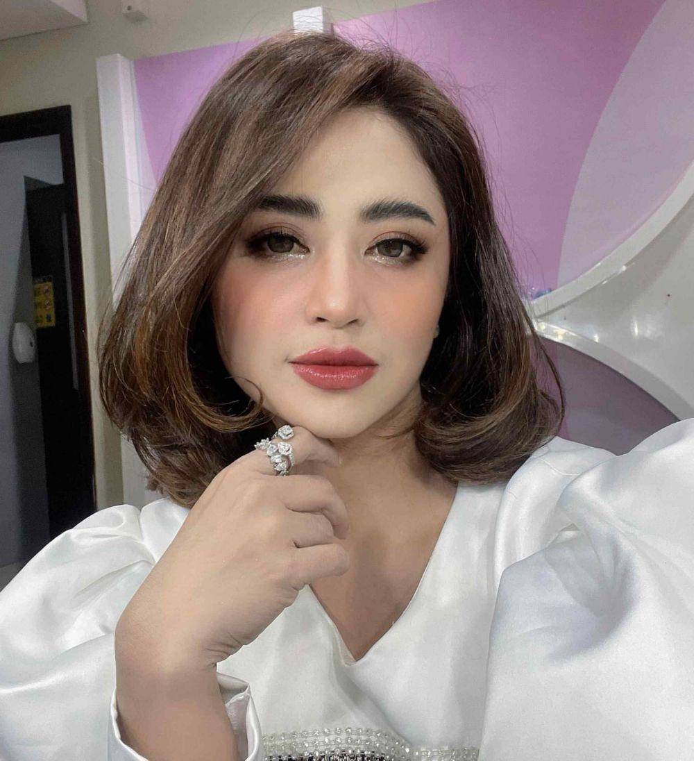 Dewi Perssik (Instagram.com/dewiperssikreal86/)
