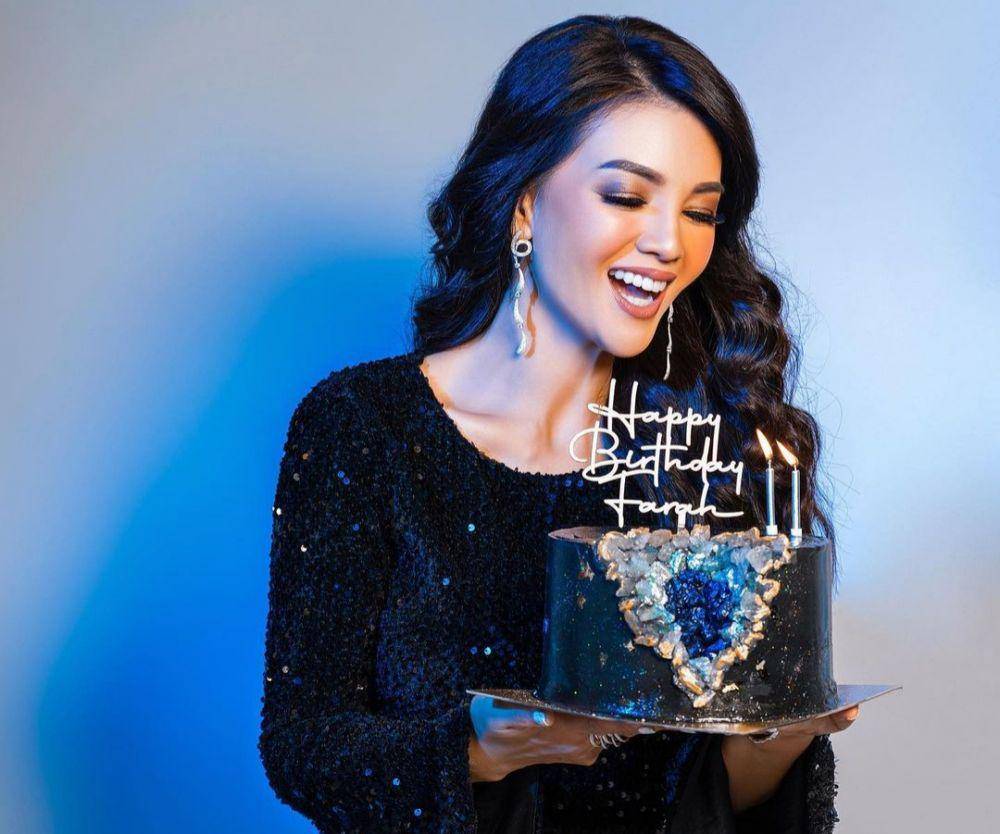 potret ulang tahun Farah Quinn ke-42 (instagram.com/farahquinnofficial)