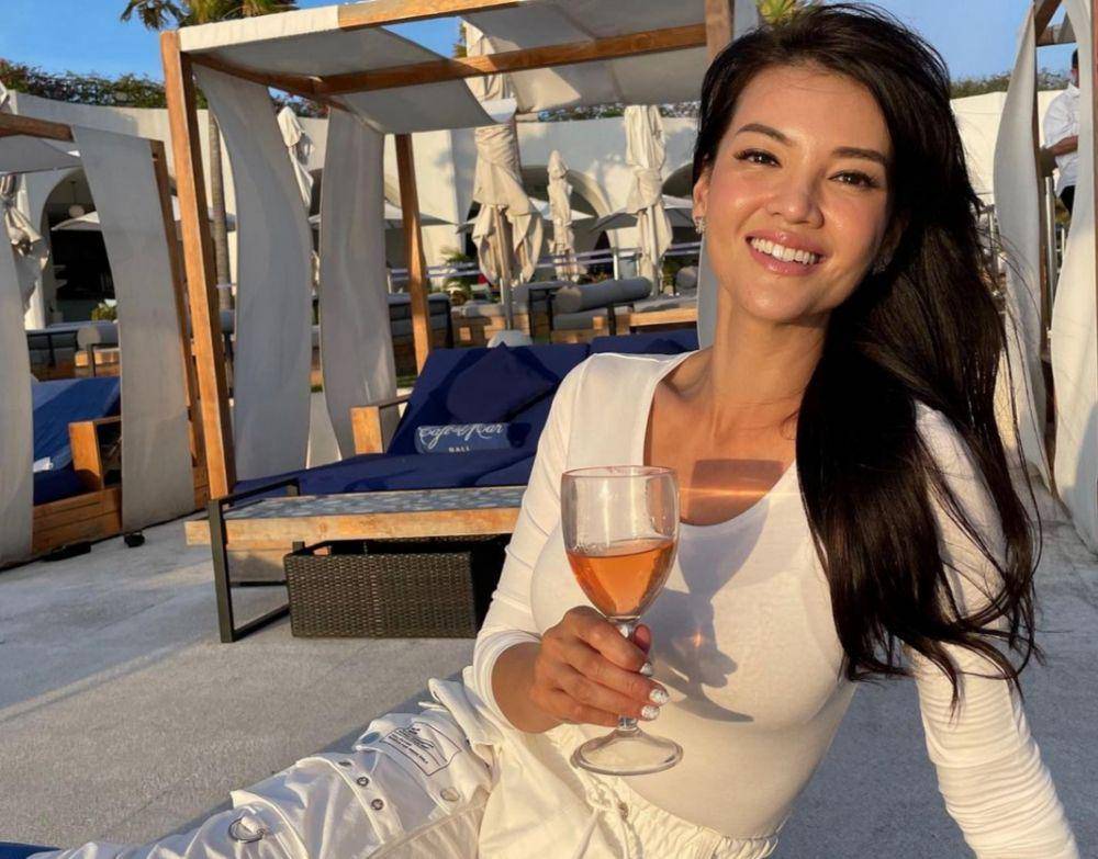 potret ulang tahun Farah Quinn ke-42 (instagram.com/farahquinnofficial)