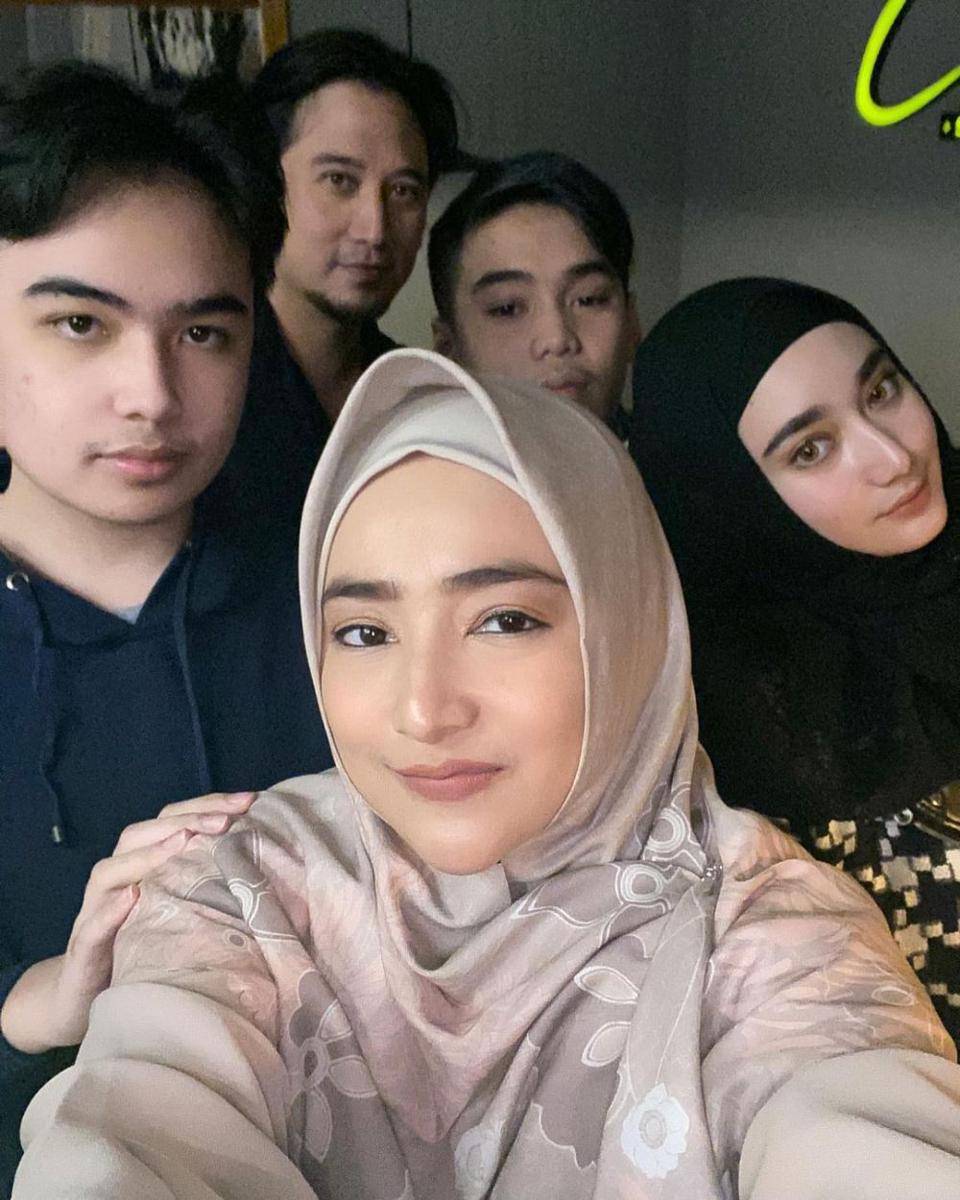 potret keluarga Tengku Firmansyah (instagram.com/cindyfatikasari18)