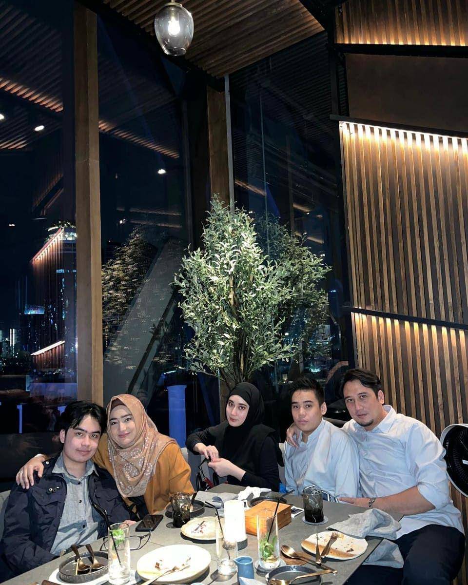 potret keluarga Tengku Firmansyah (instagram.com/tengku_firmansyah)