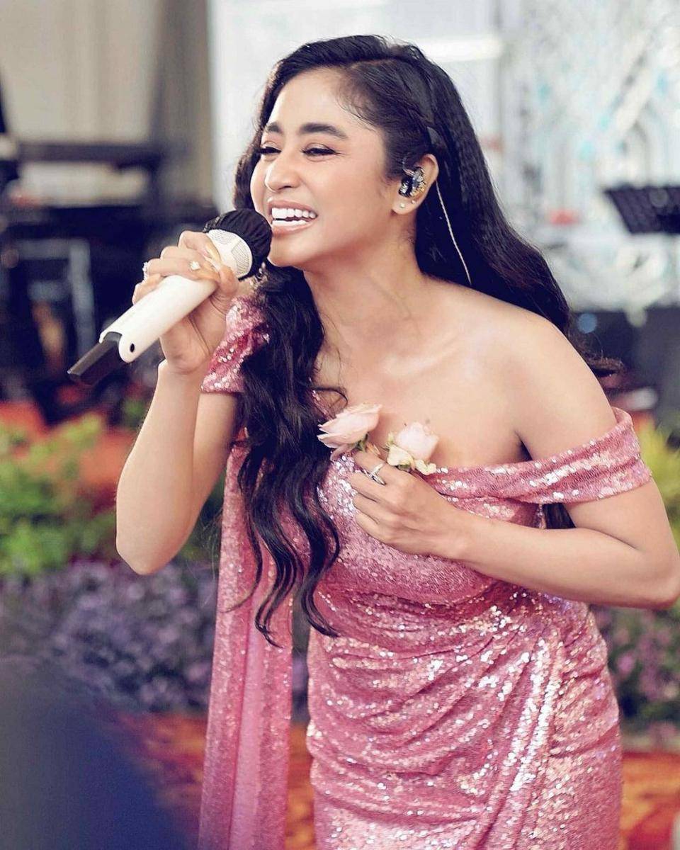 Dewi Perssik (Instagram.com/dewiperssikreal86/)