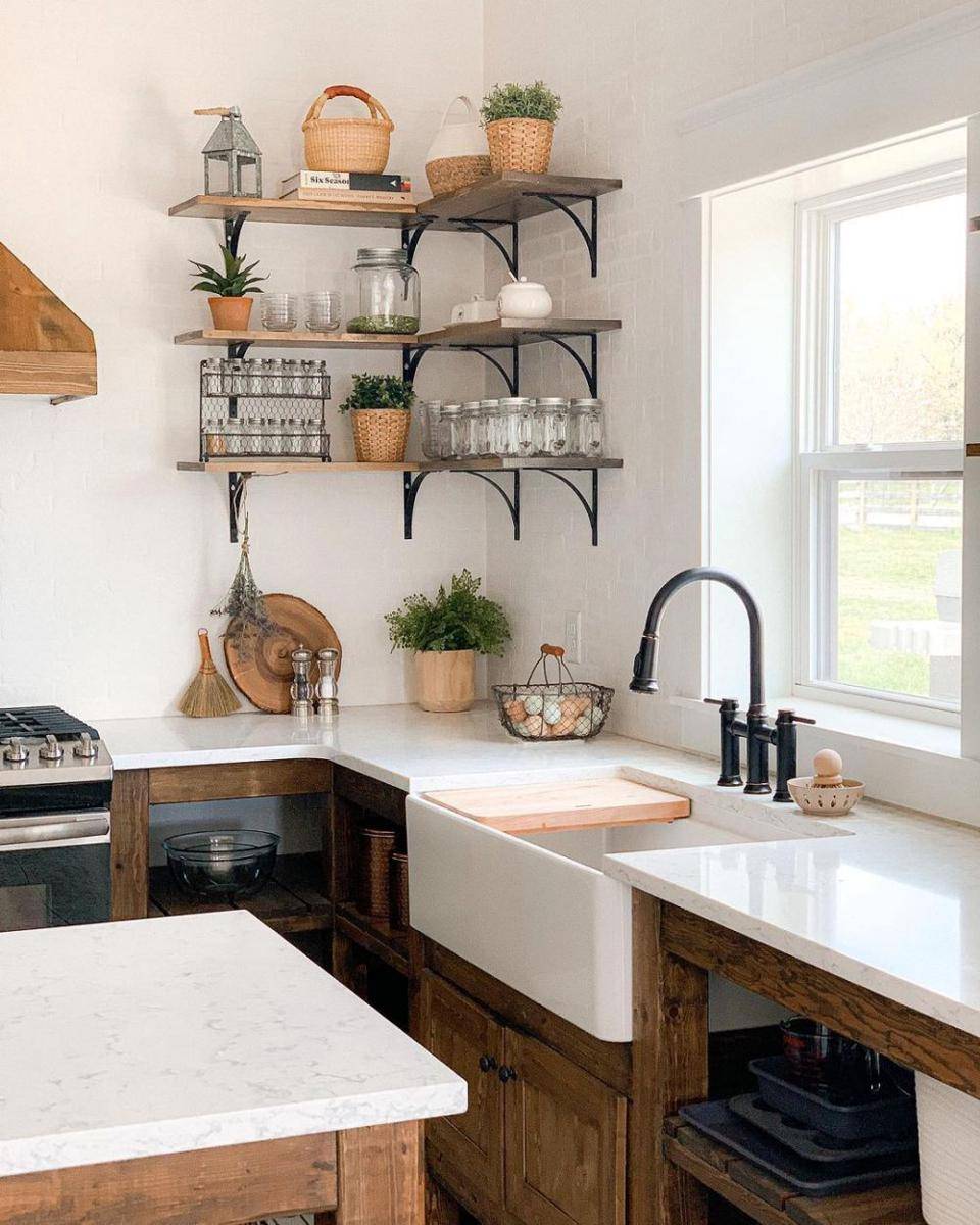 ilustrasi dapur bertema farmhouse (curatedinterior.com)