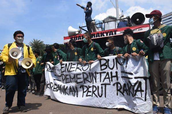 Ilustrasi mahasiswa berunjuk rasa (ANTARA FOTO/Indrianto Eko Suwarso)