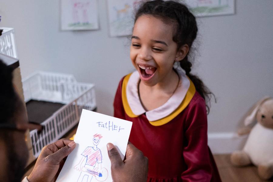 ilustrasi anak-anak melukis (pexels.com/@cottonbro)