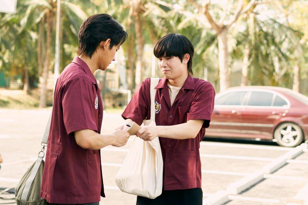 Tutor Koraphat dan Yim Pharinyakorn dalam cuplikan serial Cutie Pie. (twitter.com/cutiepieseries)