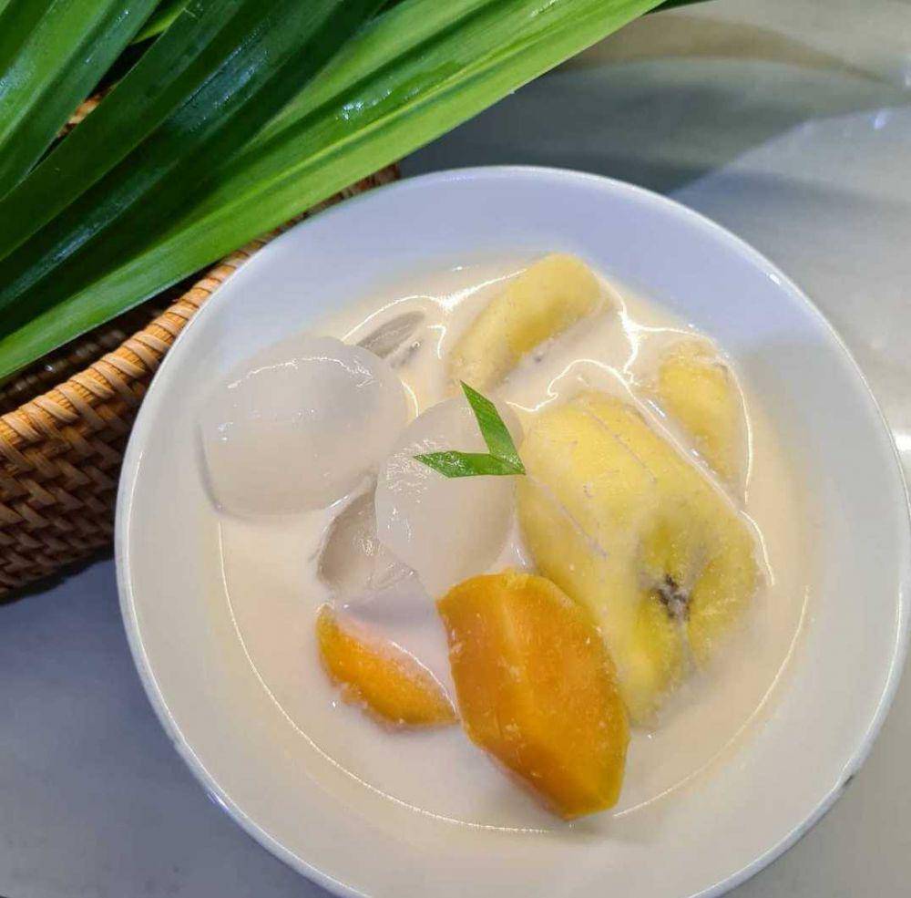 kolak pisang kolang-kaling (instagram.com/jensoee)