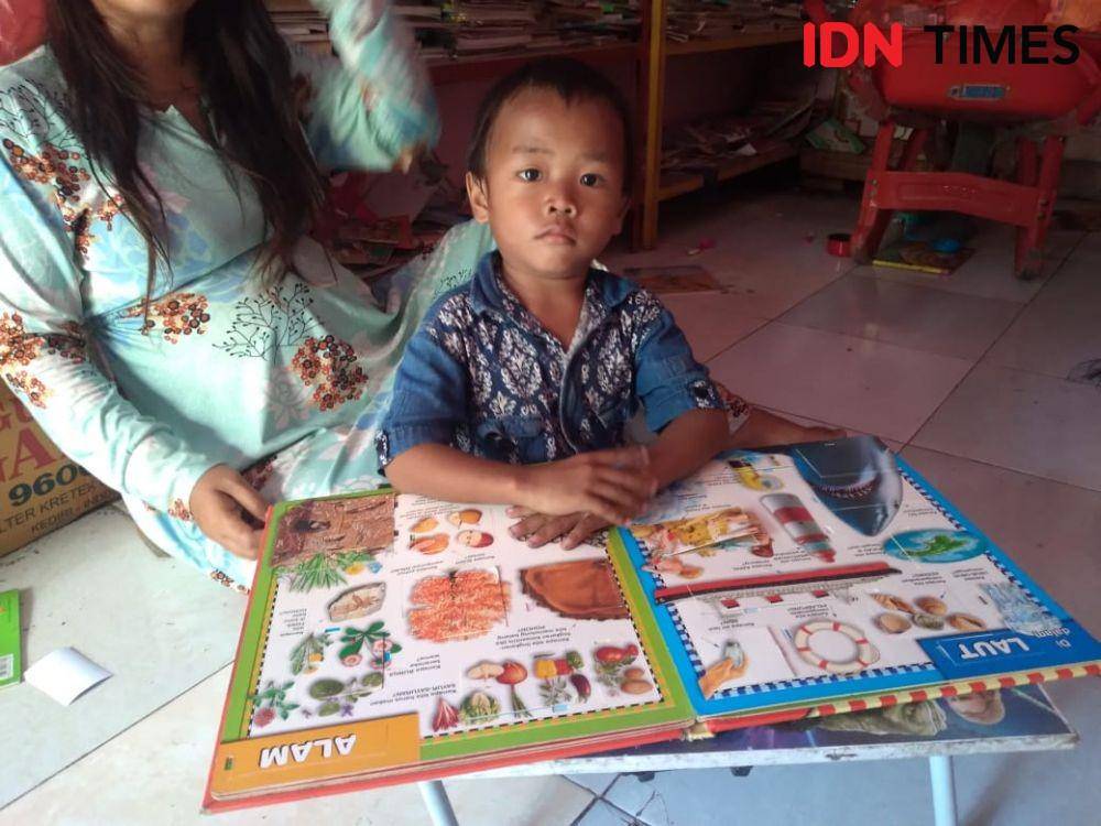 Rumah baca dan Bermain Sahabat Bintang yang berada di Kampung 1001 malam. (IDN Times/Khusnul Hasana)