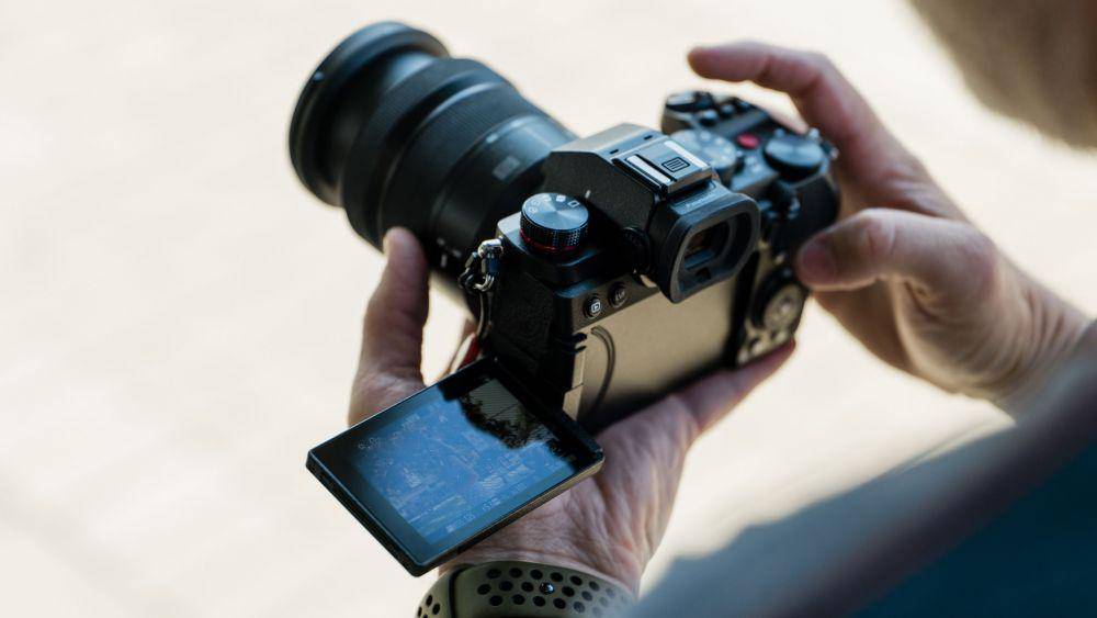potret Panasonic Lumix S5 (digitalcameraworld.com)