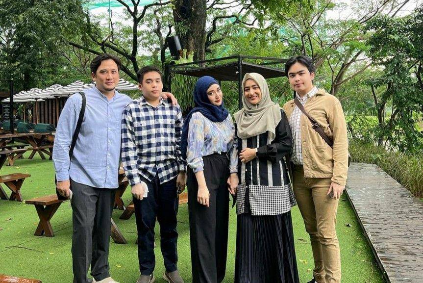 potret keluarga Tengku Firmansyah (instagram.com/tengku_firmansyah)