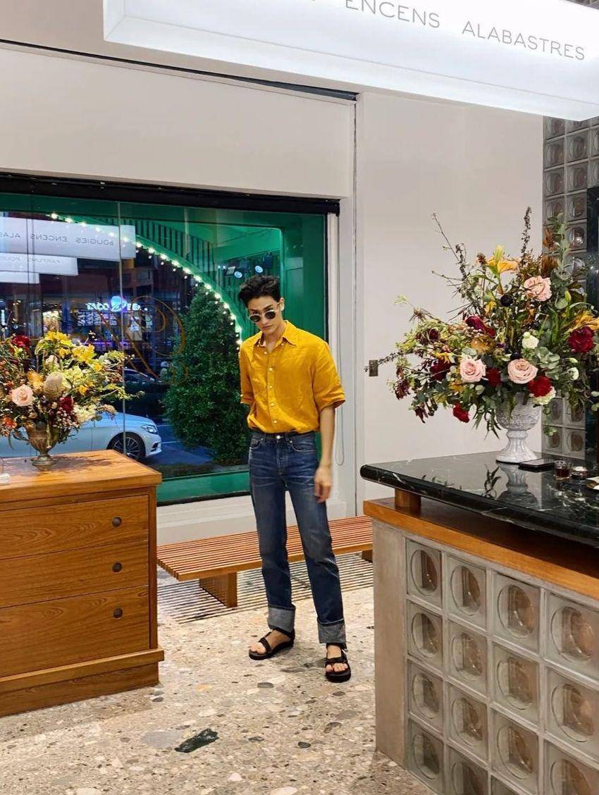 potret Tay Tawan (instagram.com/tawan_v)