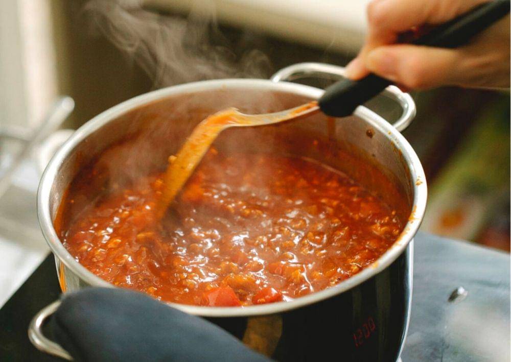 ilustrasi saus bolognese (pexels.com/Klaus Nielsen)