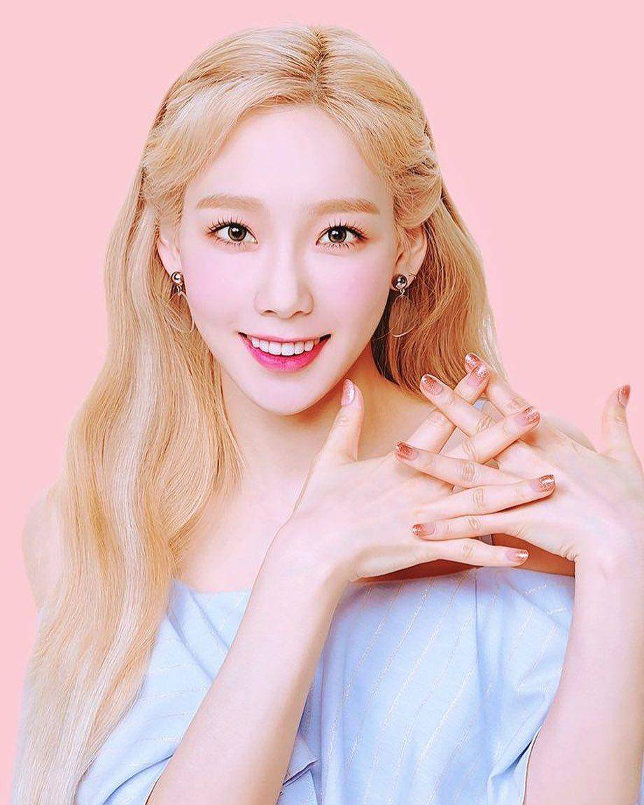 nail art kuku pendek (instagram.com/snsdoutfit)