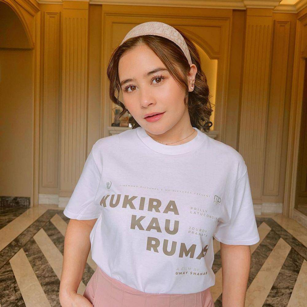Prilly Latuconsina (instagram.com/prillylatuconsina96)
