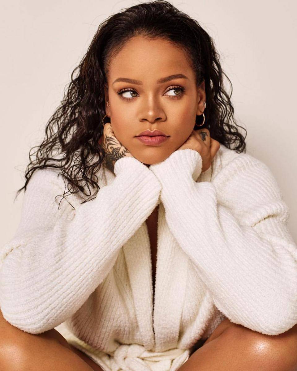 Rihanna (instagram.com/badgalriri)