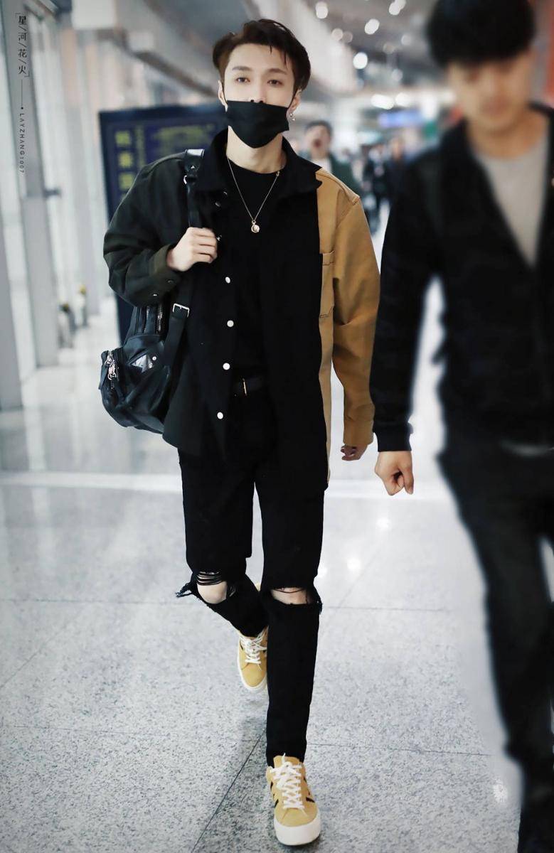 Gaya busana Lay EXO (twitter.com/decanus12)