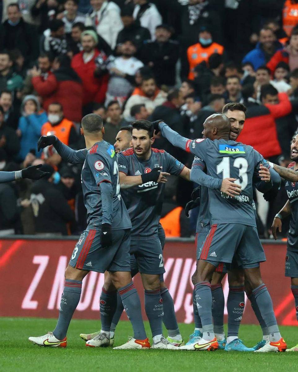 Pemain Besiktas yang merayakan gol. (instagram.com/besiktas)