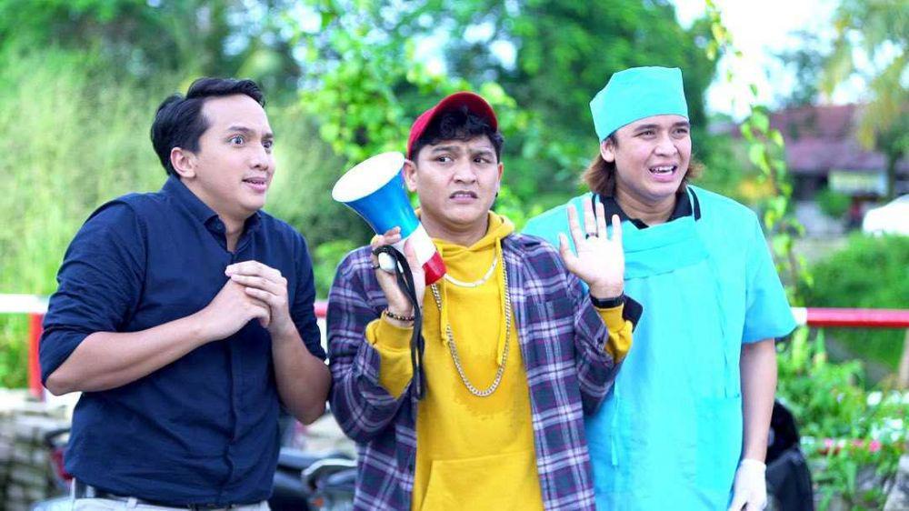 10 Potret Kompak Qausar, Billy, Ge di Sinetron Trio Gabut Kursus Iman