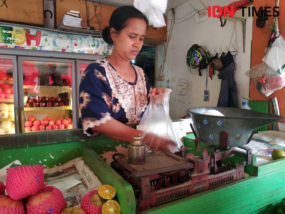 Mulai Berlaku Hari Ini, Pedagang Belum Ikuti Aturan Pembatasan Plastik