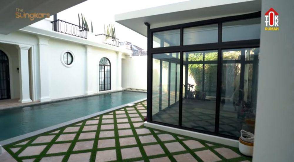 potret rumah Shireen Sungkar dan Teuku Wisnu setelah direnovasi (youtube.com/The Sungkars)