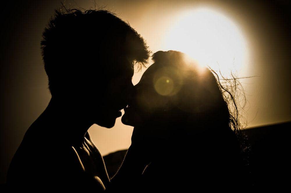 5 Cara Melakukan French Kiss yang Benar, Bikin Dia Melayang!