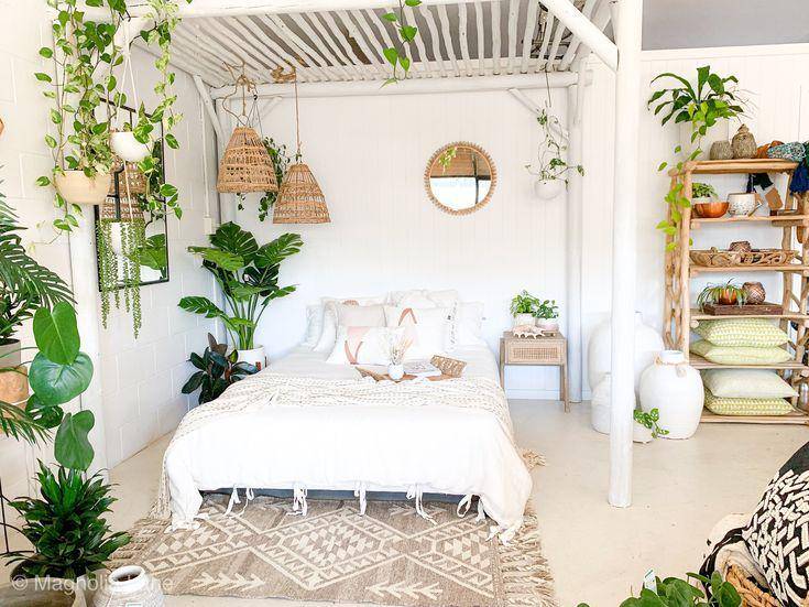 ilustrasi kamar tidur bernuansa tropis (pinterest.com/Magnolia Lane | Coastal Furniture + Homewares )