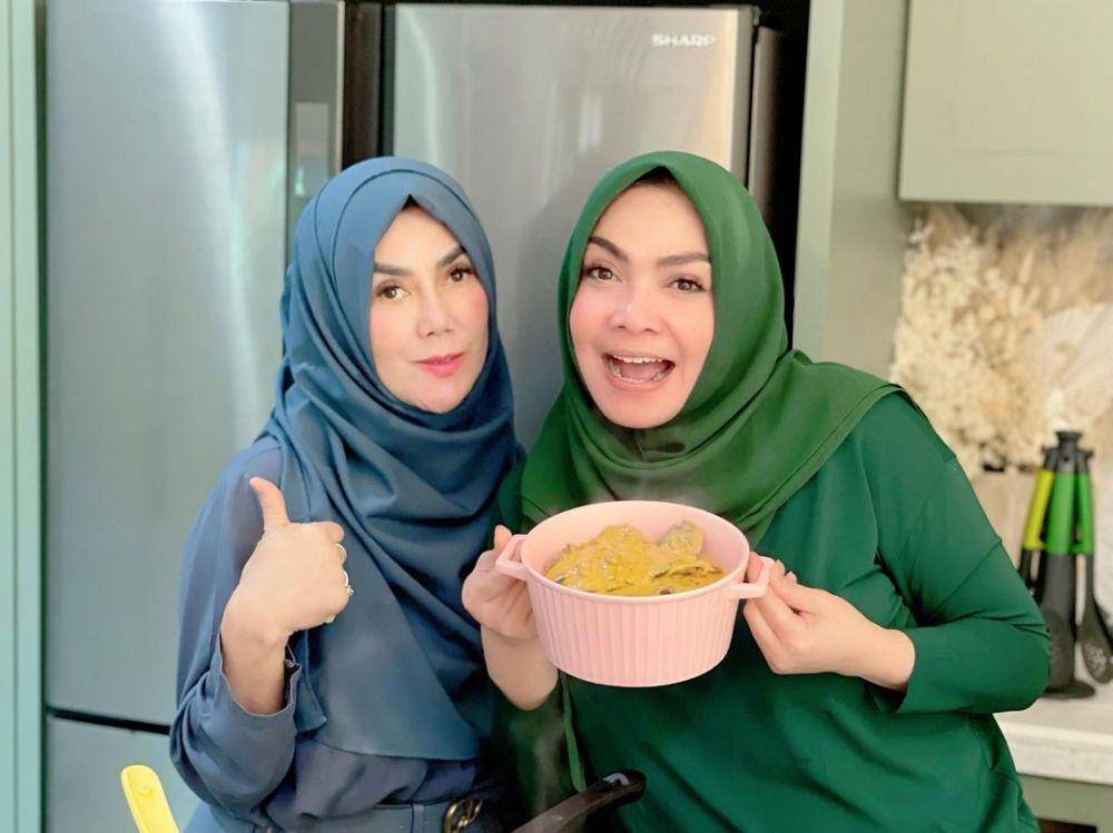 Rieta Amilia dan Amy Qanita (instagram.com/rieta_amilia)