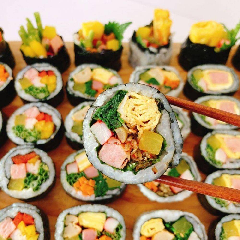 ilustrasi kimbab (instagram.com/effect_meal)