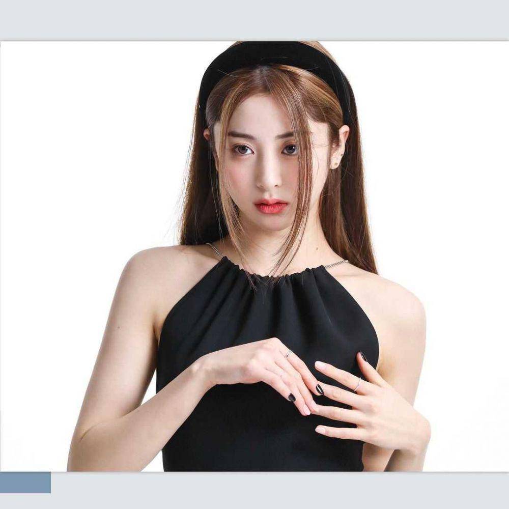 Yunjin LE SSERAFIM (instagram.com/le_sserafim)