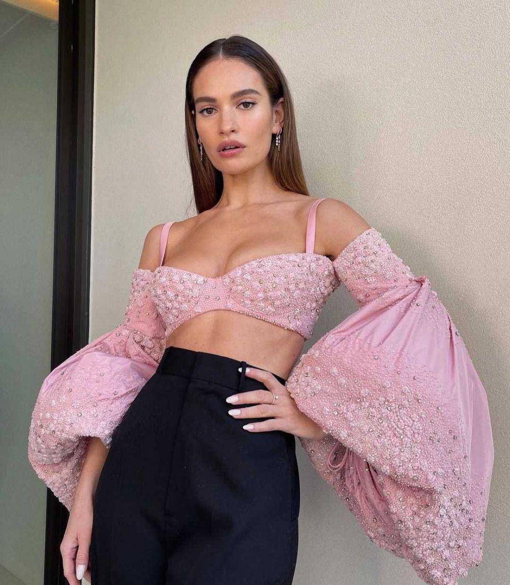 Lily James (instagram.com/lilyjamesofficial)