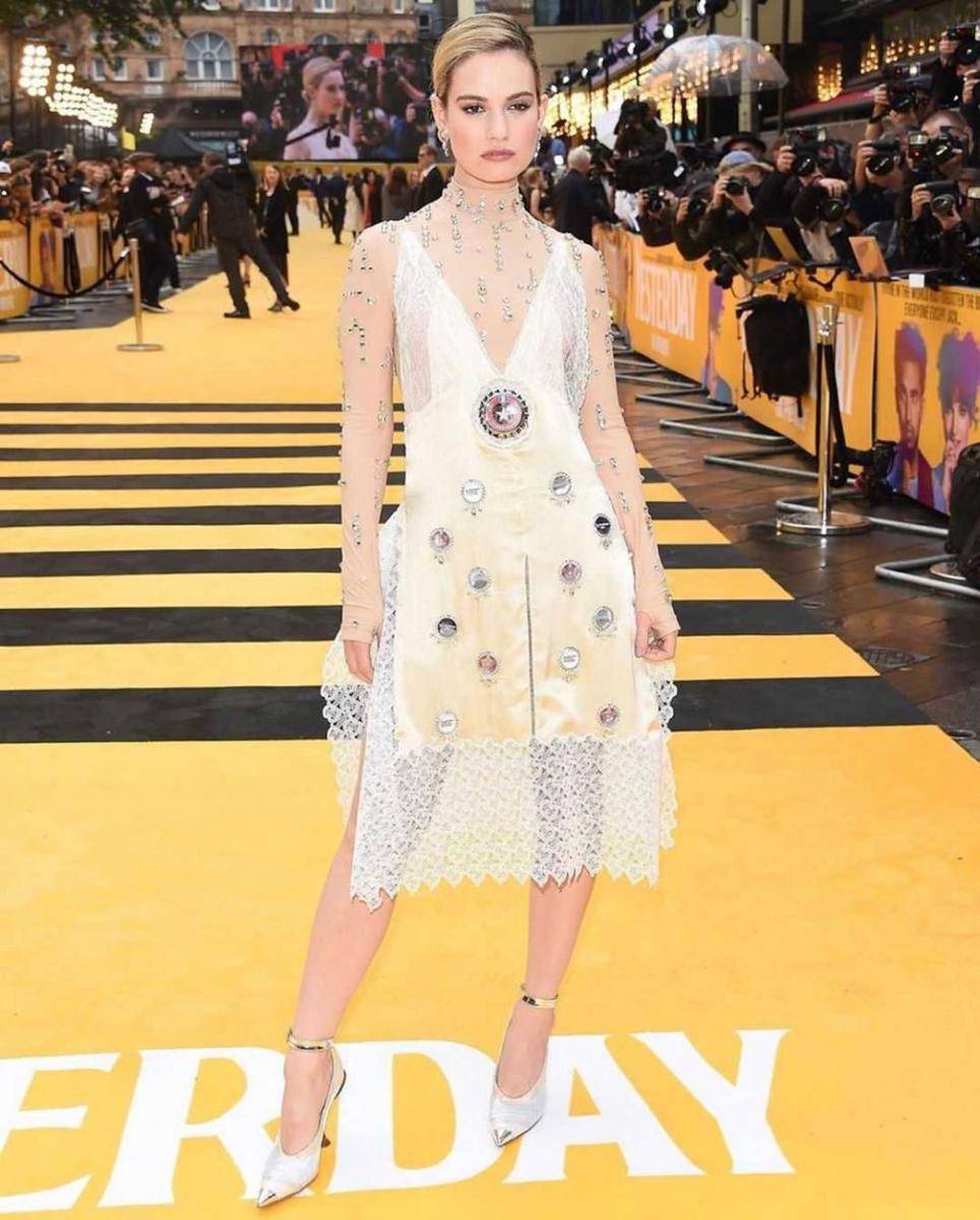 Lily James (instagram.com/lilyjamesofficial)