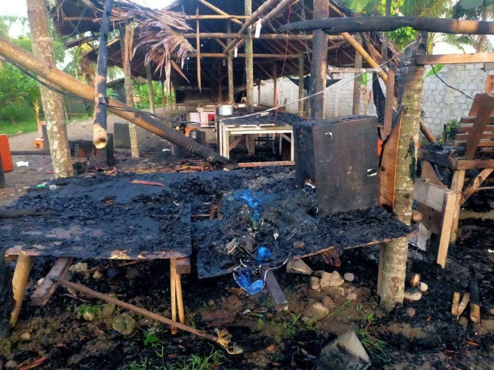 Lokasi THM dan barak yang didalamnya ada lokalisasi perjudian dirusak (IDN Times/ istimewa)