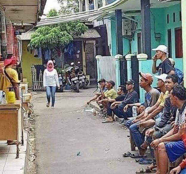 momen lucu di tempat umum (instagram.com/warga_plus_62)